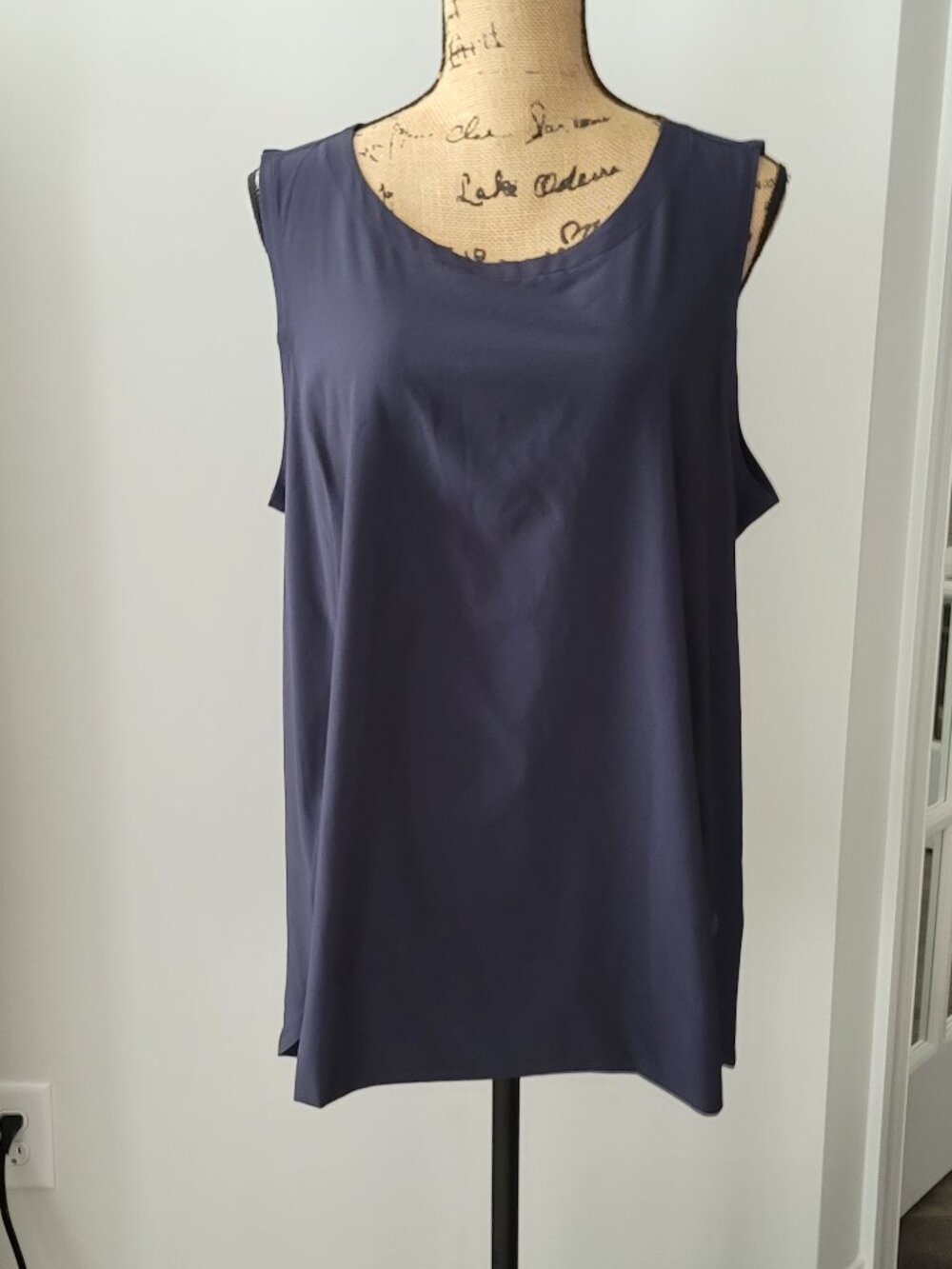 T by Talbots Women's Navy Blue Sleeveless Shell Top Stretch Keyhole Back  1X